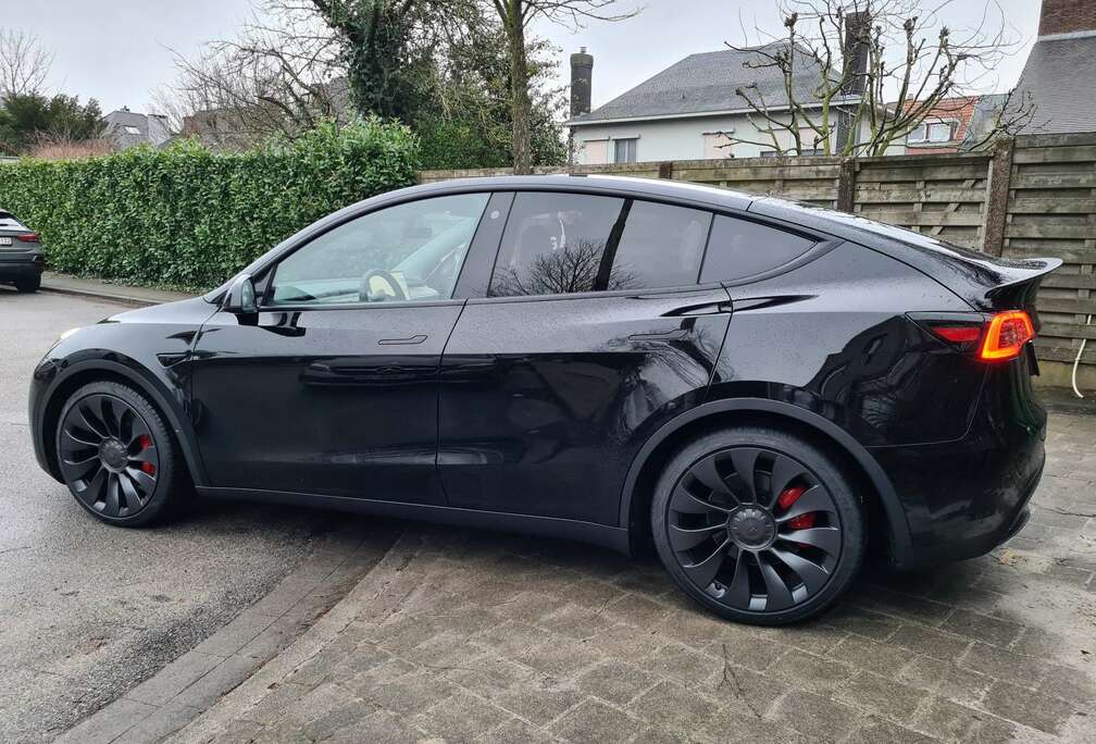Tesla 72.5 kWh Dual Motor Performance (377 kW)