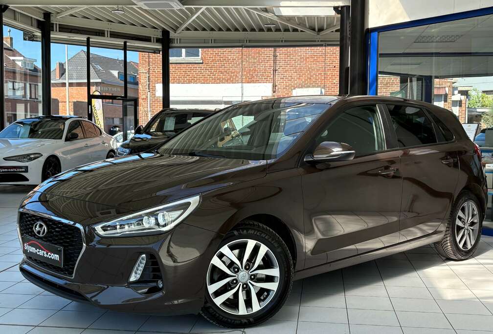 Hyundai i30 1.0 T-GDi *XENON * GPS * CARPLAY * CAMERA * JANTES * CARNET *
