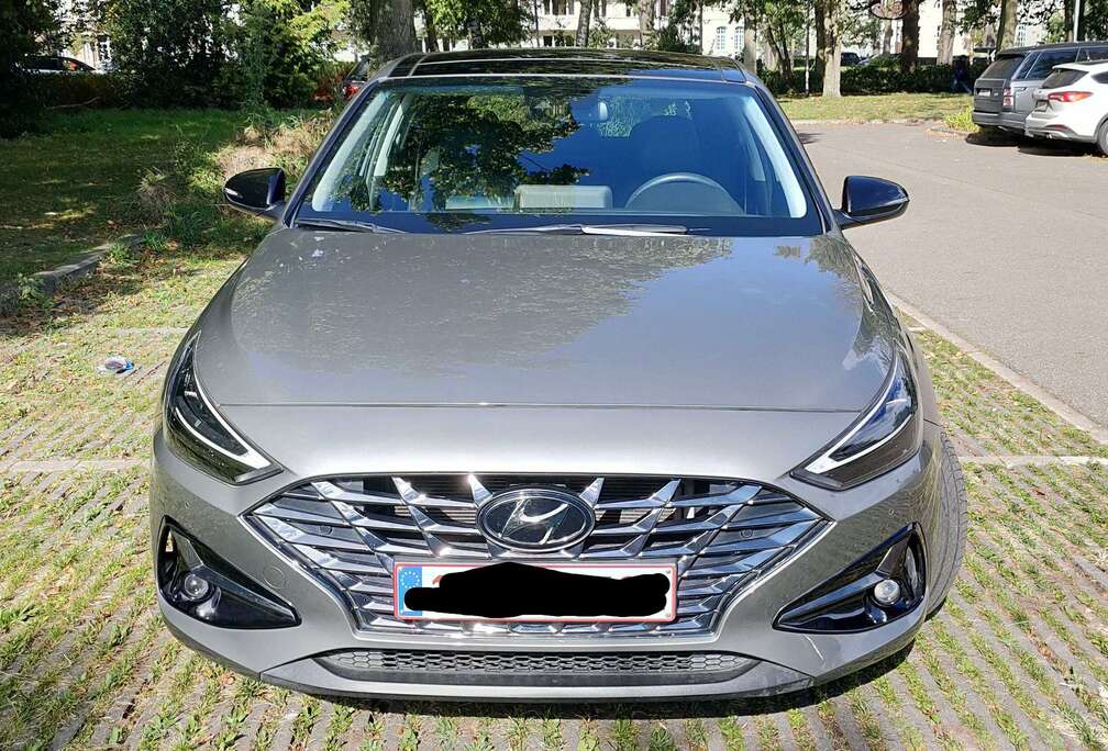 Hyundai i30 1.5 T-GDI 48V-Hybrid Shine Sensation Pack