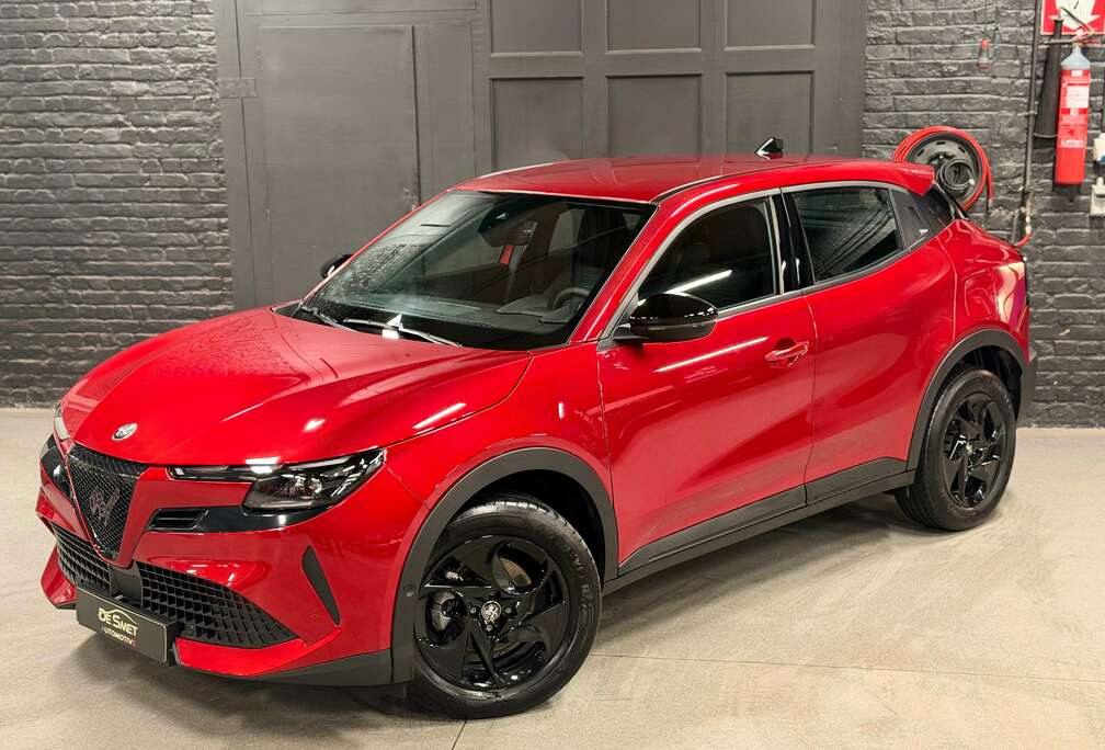 Alfa Romeo Junior 1.2 VGT Ibrida