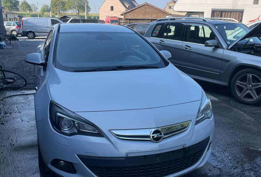 Opel GTC 1.6 SIDI Turbo ecoFLEX Start/Stop Innovation