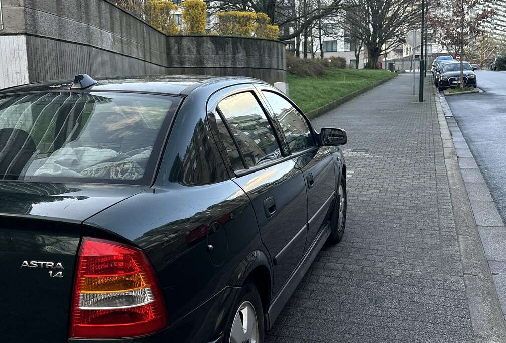 Opel 1.4i XE 16v Elegance