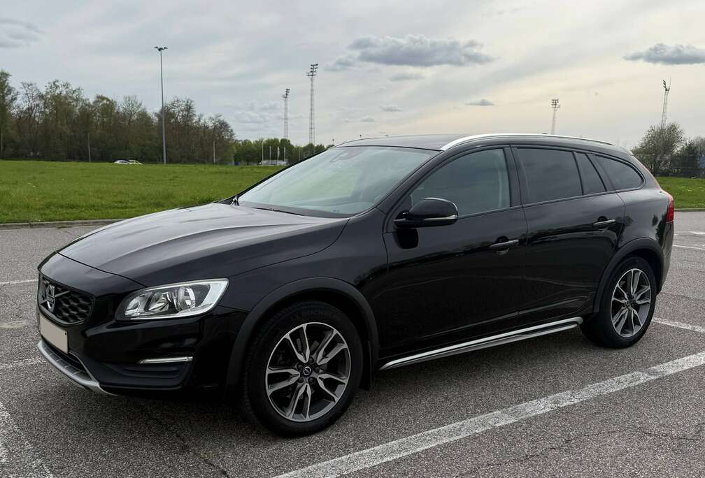 Volvo V60 Cross Country 2.0 D4 MAN SUMMUM