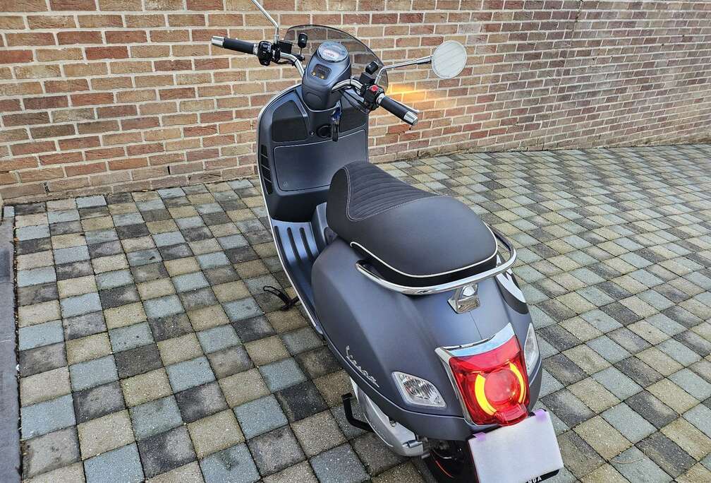 vespa sei giorni 300 hpe