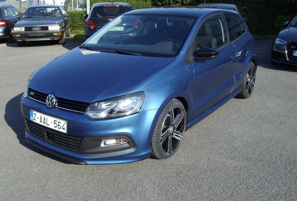 Volkswagen 1.2 TSI R-LINE BMT met pdc en slechts 13000 km