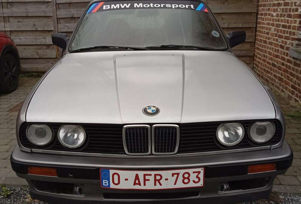 BMW 320i E30 1985 125cv