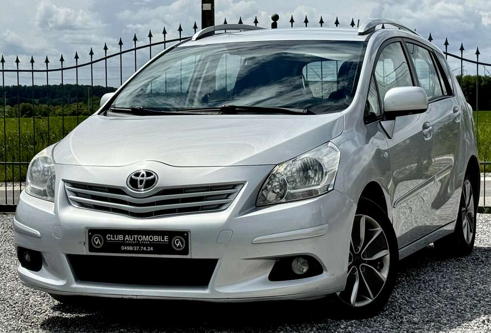 Toyota 7 PLACES // CAMERA // ATTACHE REMORQUE // CLIM