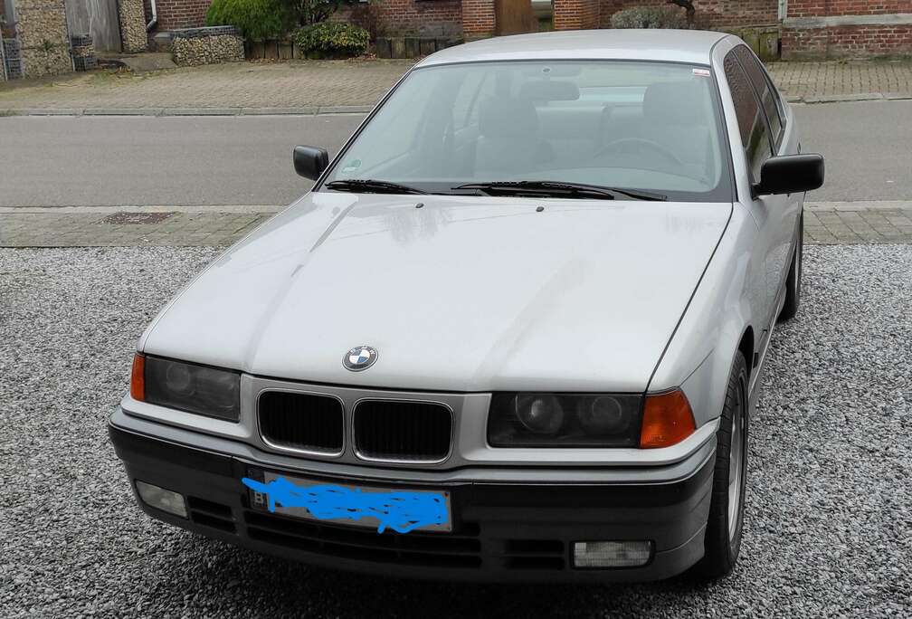 BMW 320i A