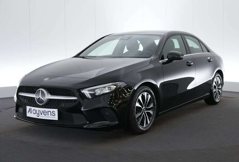 Mercedes-Benz Sedan Business Solution LEDER/STOF LED GPS PDC CAM