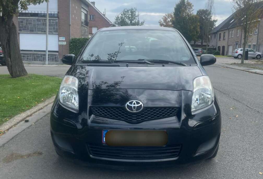 Toyota 1.3i VVT-i 16v Sol MMT, prête à immatriculer