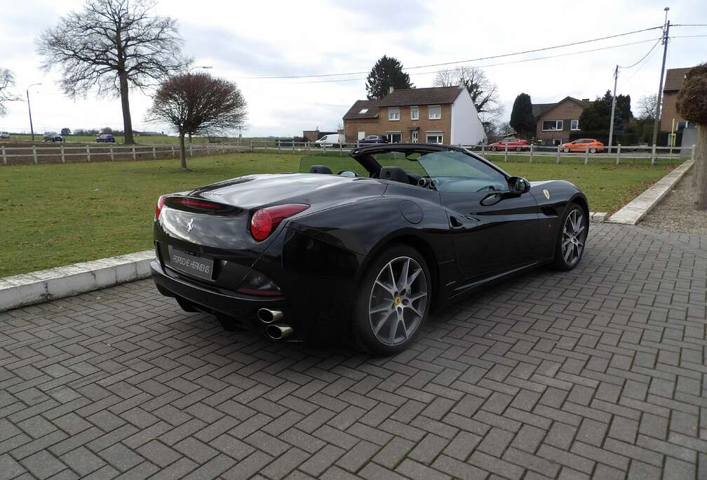 Ferrari California 4.3i V8