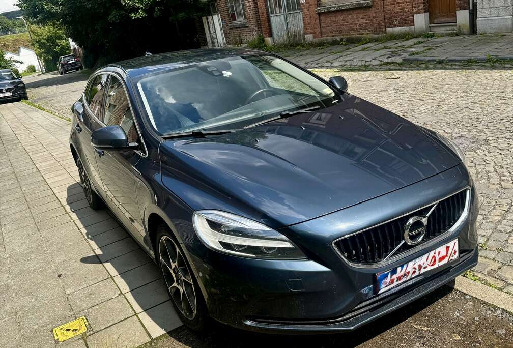 Volvo 1.9 Turbo - D Luxury Edition