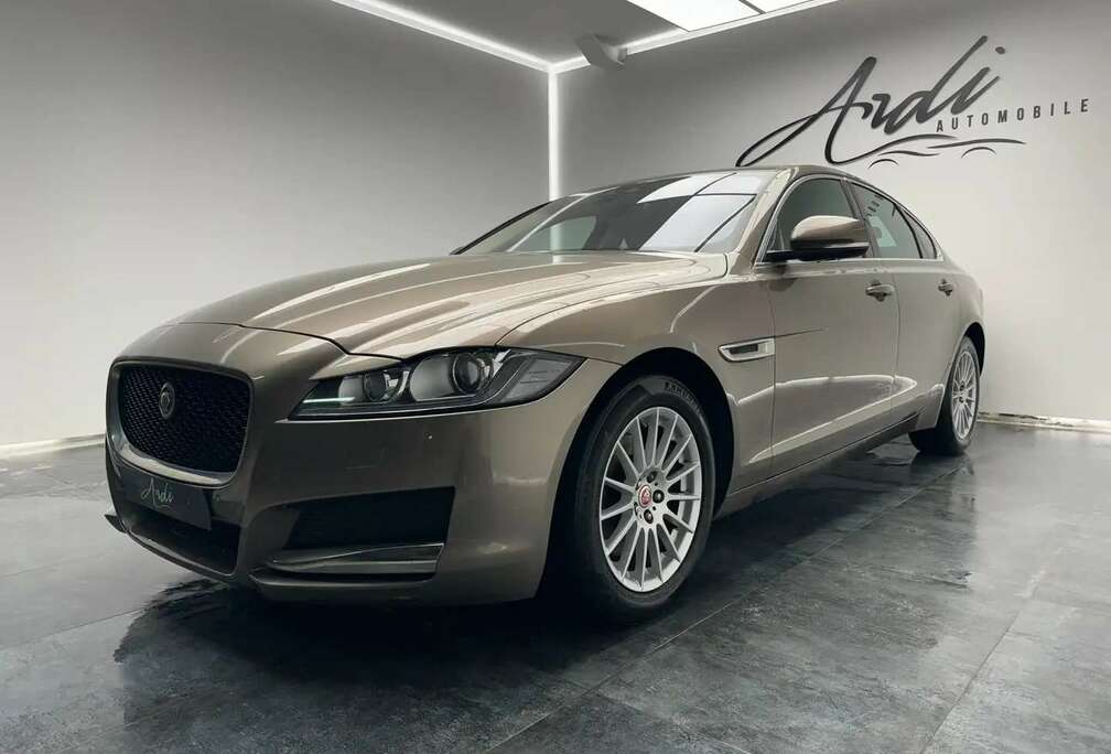 Jaguar 2.0 D *GARANTIE 12 MOIS*CAMERA AR*GPS*XENON*CUIR*