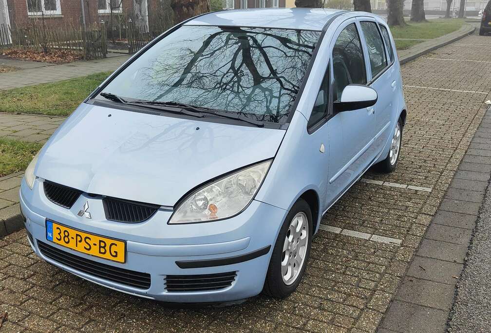 Mitsubishi Colt 1.3i 16v Inform
