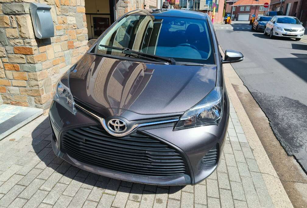 Toyota Yaris 1.33i VVT-i Comfort and pack Style