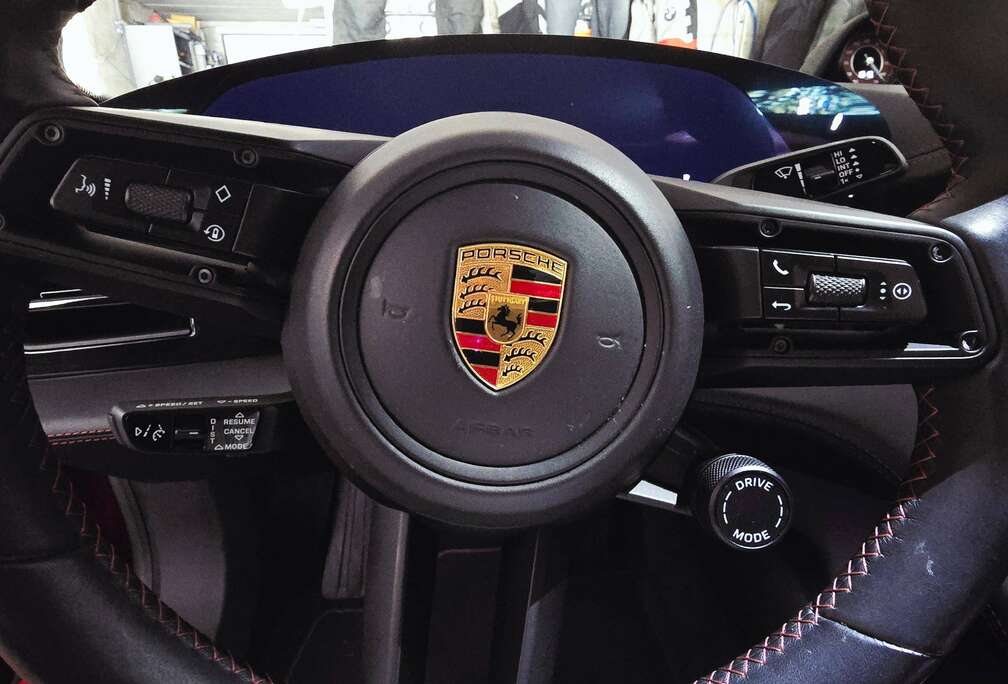 Porsche Taycan 93.4 kWh Taycan 4S