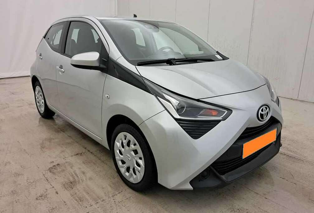 Toyota 1.0 VVT-i X-Play