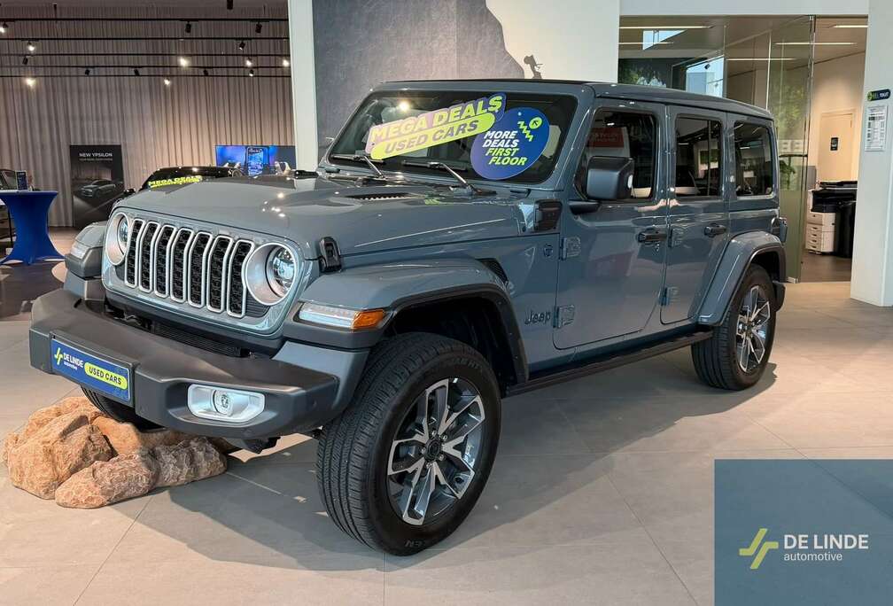 Jeep Unlimited 4xe PHEV Sahara AT8 4X4