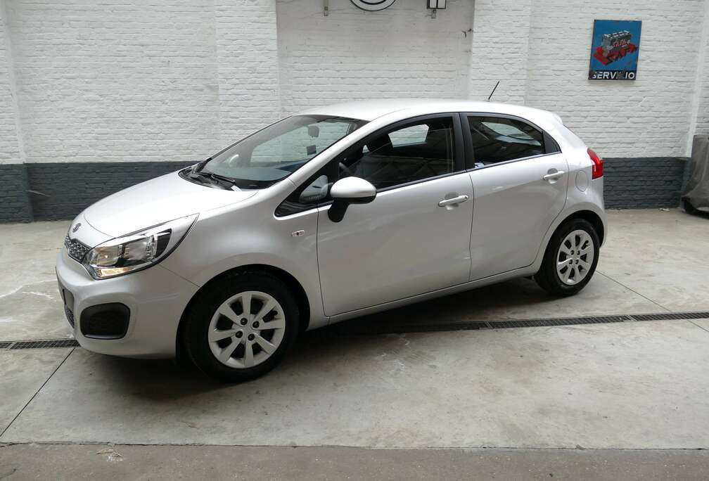 Kia 1.2i Lounge, met 1 jaar garantie