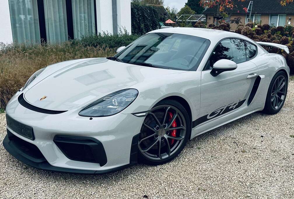 Porsche 718 GT4
