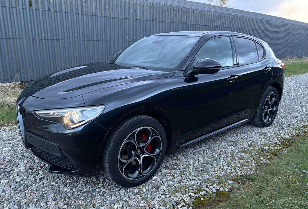 Alfa Romeo 2.2 DIESEL*VELOCE*Q4*TOIT PANO*ATTACHE REMORQUE*TVA DEDUCTIBLE*210CV