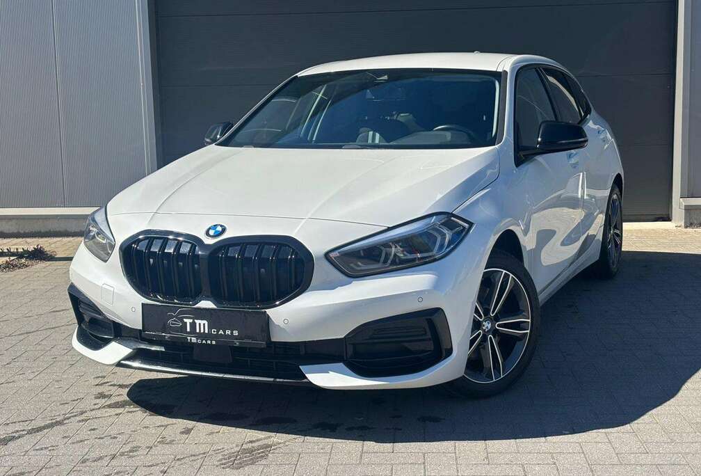 BMW 118iA M-PAKKET/LED/NAVIGATIE