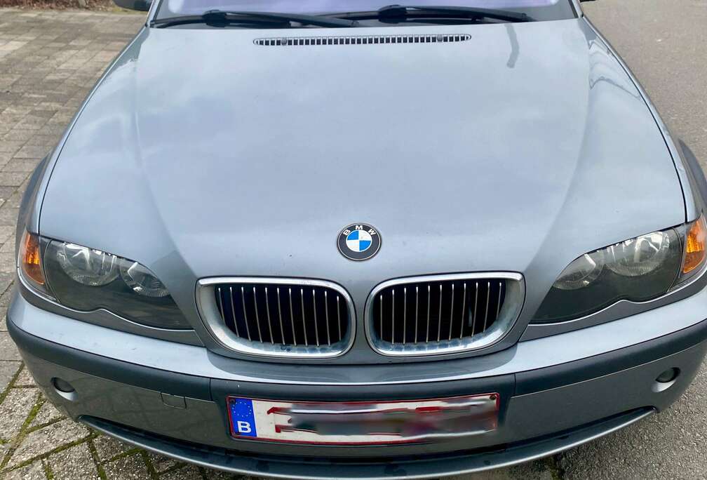 BMW 320i touring
