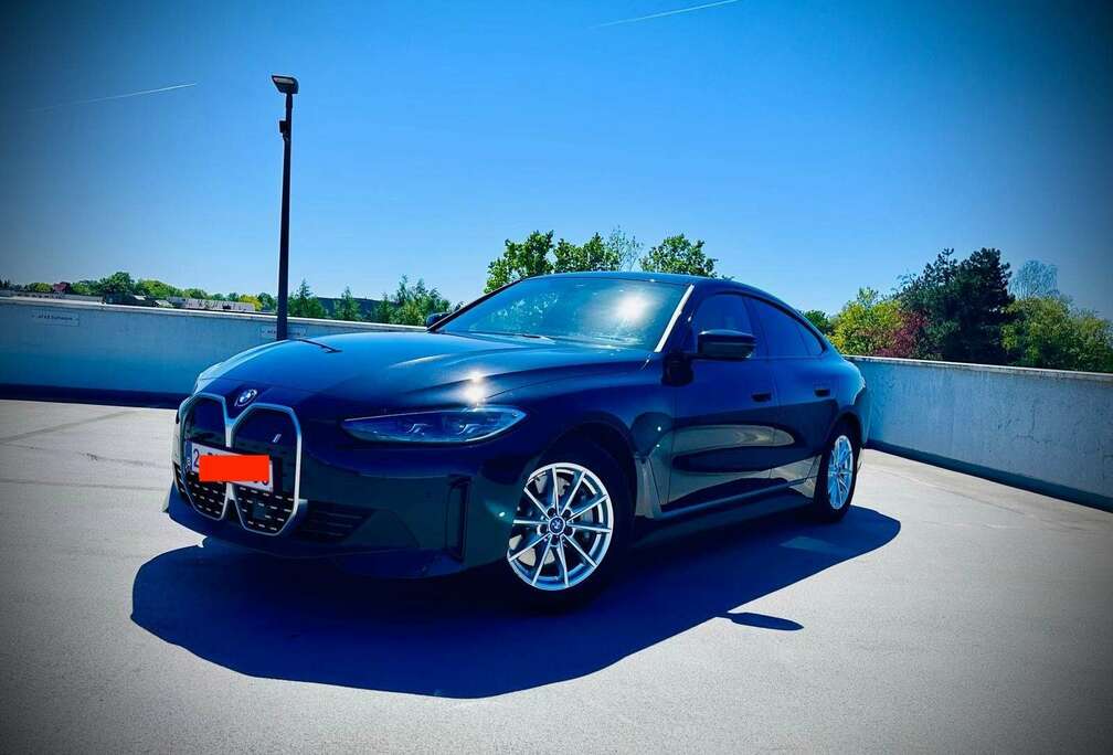 BMW eDrive40 Gran Coupe/83.9 kWh/HUD/Active Cruise Control/Comfort Toegang/Driving & Parking Assistant pack/Sensatec