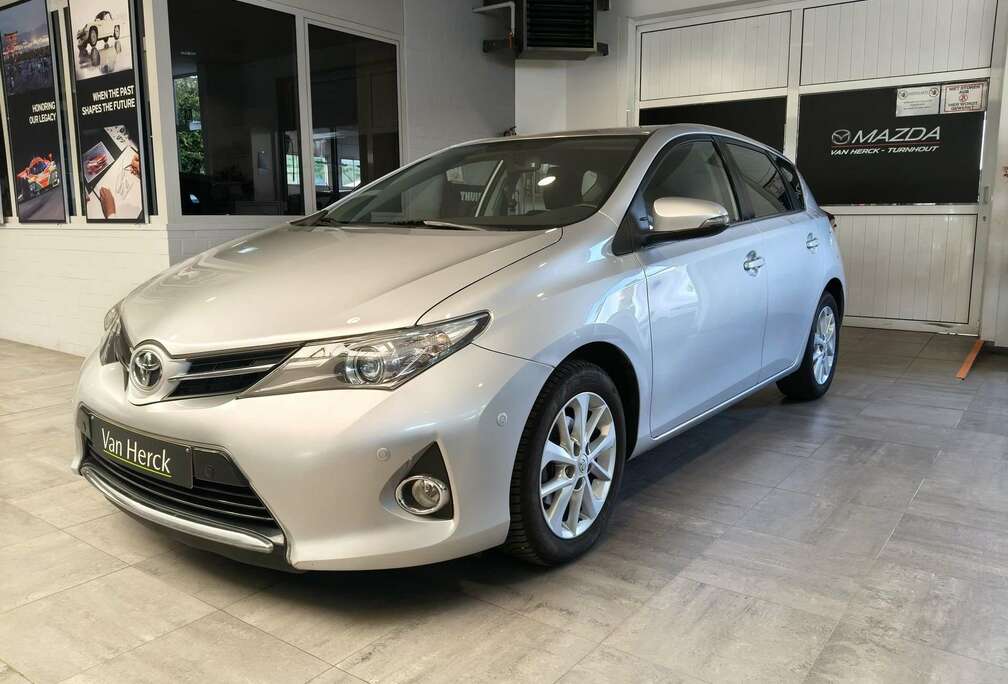 Toyota 1.6i Luxe