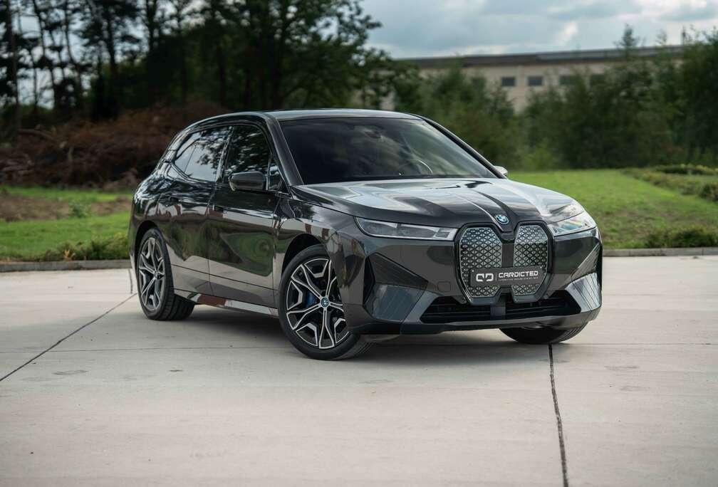 BMW iX 76.6 kWh xDrive40