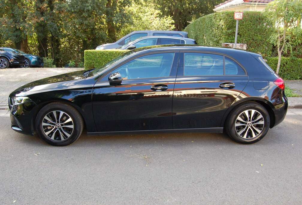 Mercedes-Benz A 180 d Business Solution * 11.000 KMS * JA GPS PDC