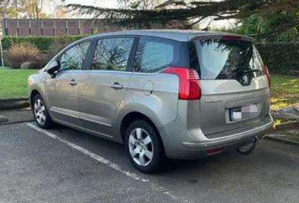 Peugeot 5008 1.6i Confort Pack