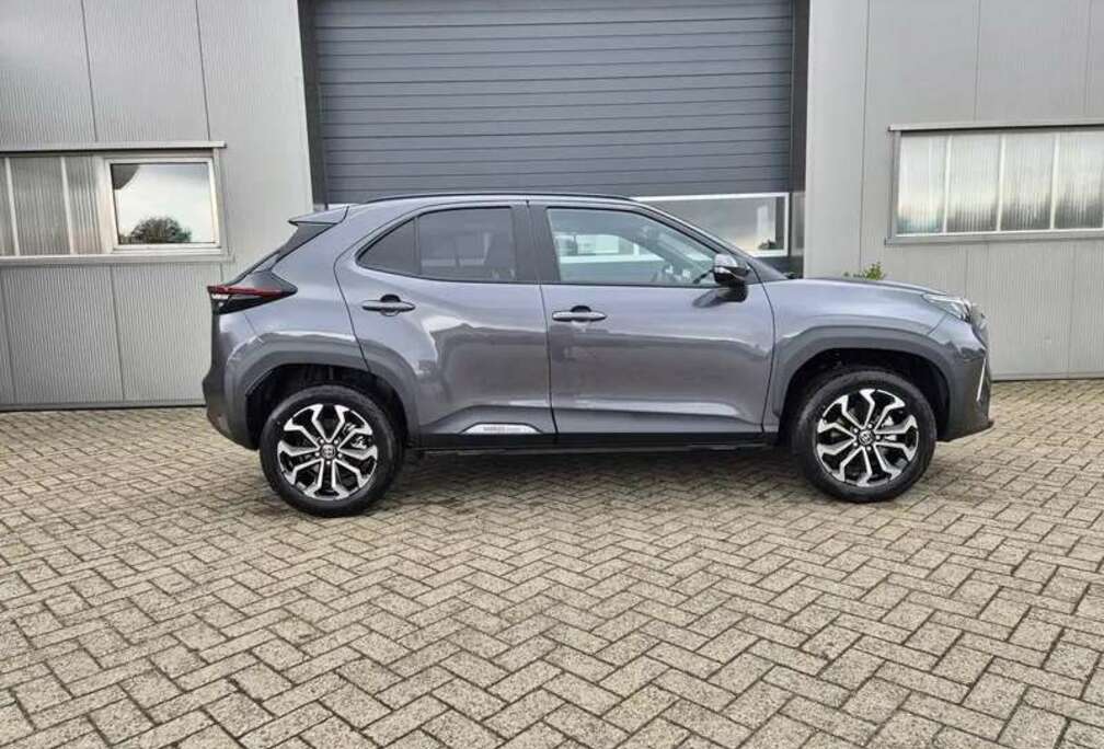 Toyota NEW HYBRID BUSINESS 130PK NAV/PARK/CAM/SAFEXL-19%