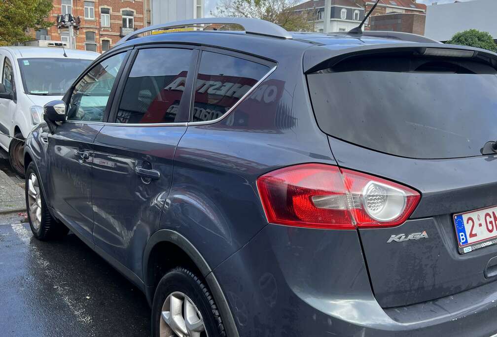 Ford Climatisation, toit panoramique,GPS ...