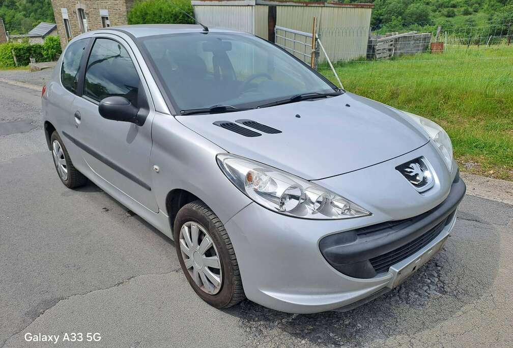 Peugeot 206 + 1.1i Urban FAIBLE KM