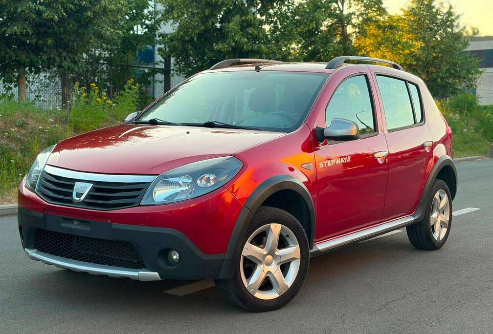 Dacia Sandero Stepway 1.6i Stepway * 145.000km * 0492/43.69.59