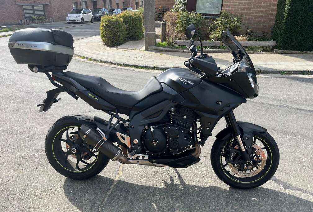 Triumph 1050
