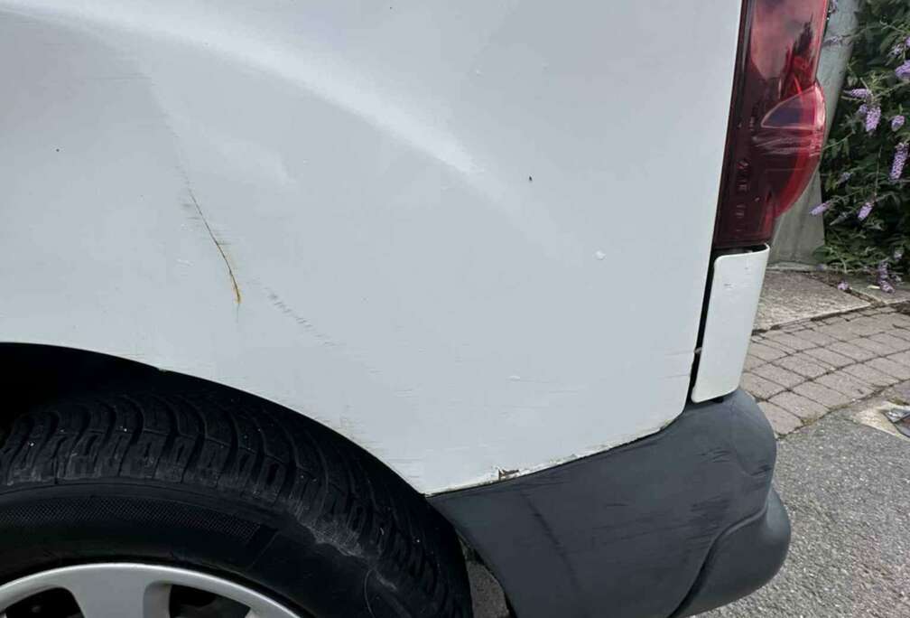 Peugeot 1.6 HDi L2H1 Pack CD Airco 121