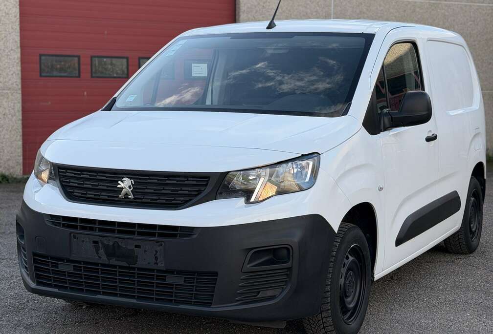 Peugeot 1.6 BlueHDi L1 STD Light Pro