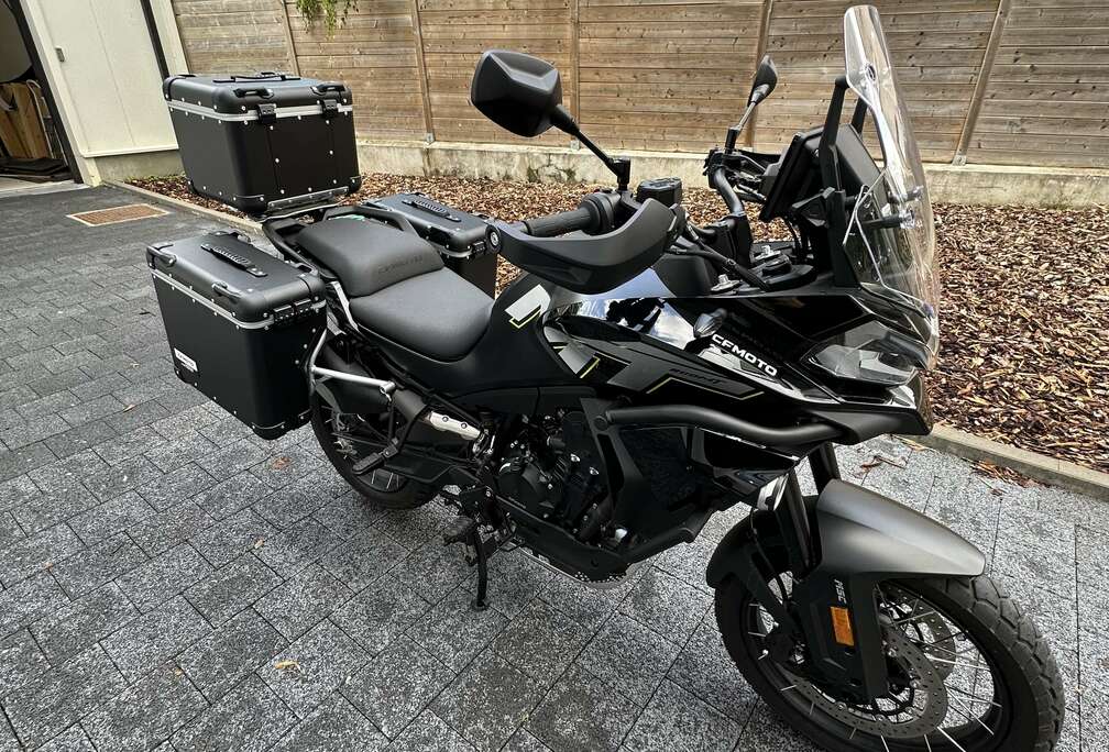 800 MT Explore GT