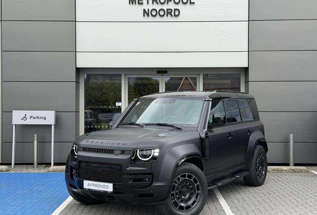 Land Rover 110 P635 OCTA Black Edition AWD Auto. 26MY