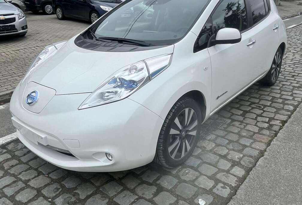 Nissan Leaf 30 kWh Tekna  / NAV / CAMERA / LEATHER