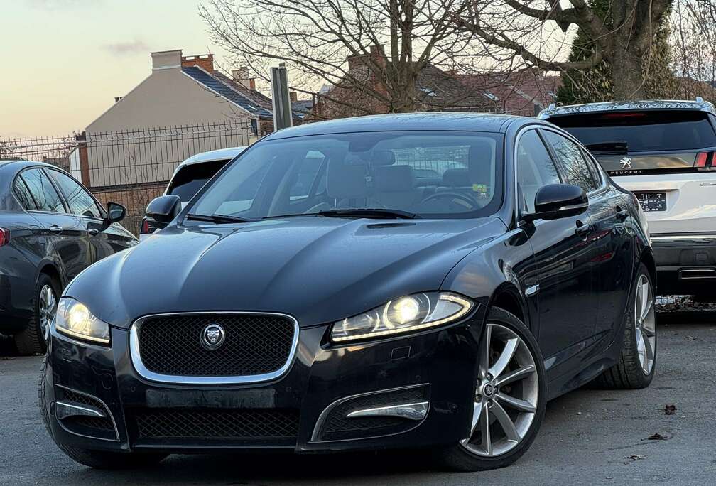 Jaguar 3.0 D V6/FULLOPTIONS/ETAT NEUF/1PROP CARNET