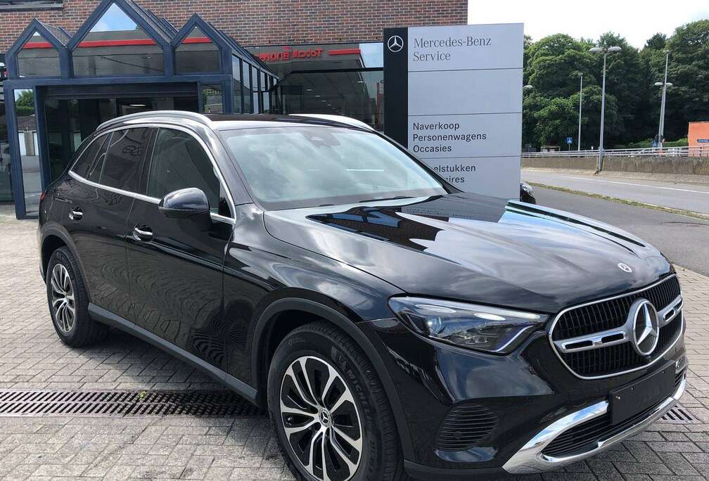 Mercedes-Benz 4MATIC Business Line 360° AVM, Trekhaak,Sfeerverlichting Privacy Glass, Draadloos laden van smartphone, Carplay