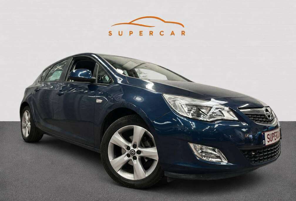 Opel Astra 1.4i Cosmo/ A/C /Capt AR/  Cruise/ 171€ x 36 /M