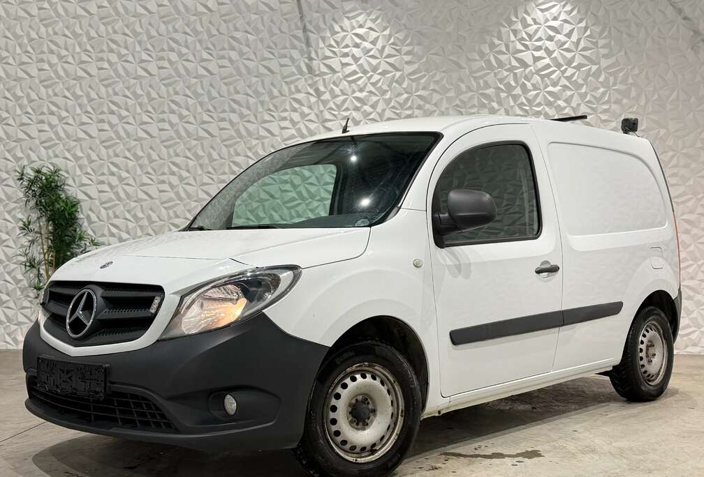 Mercedes-Benz 1.5 CDI / 3 Place /  TVA Deductible