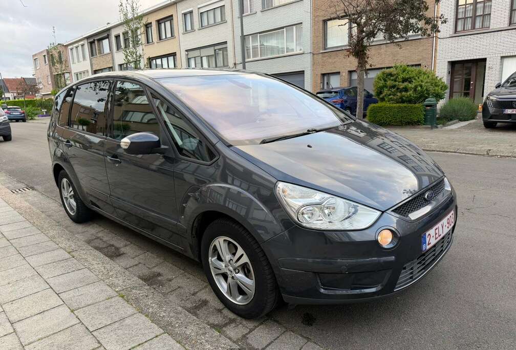 Ford 2.0i Titanium