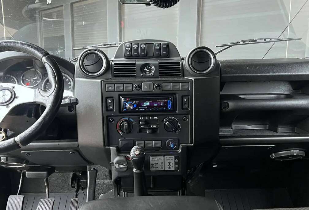 Land Rover 110 Crew Cab S