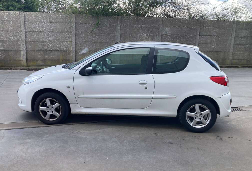Peugeot 1.4 benzine 2012 met 88000km*airco*EURO 5*LEZ OK*garantie