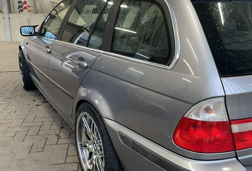 BMW 318i touring